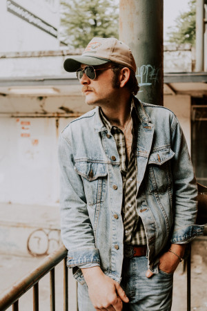 Pete, lead vocals and guitar Pete, lead vocals and guitar for the Canyon Riders
